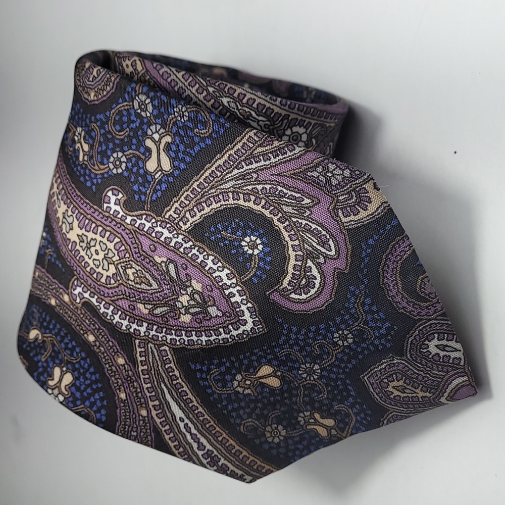 Italian brand blue lavender and red paisley silk tie